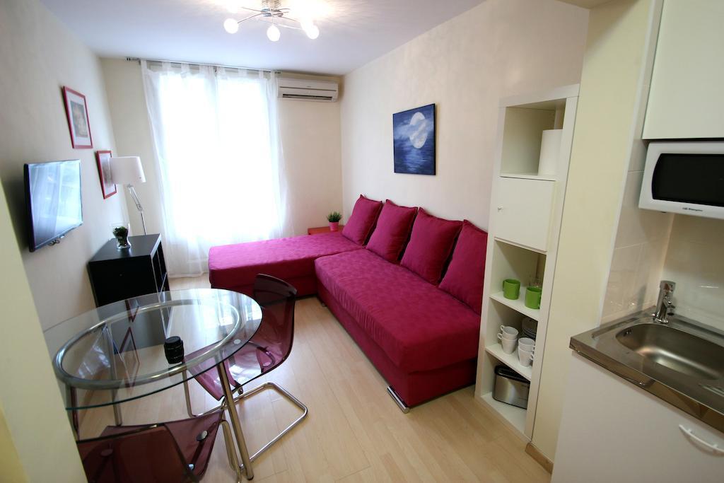 Stopbarcelona Universidad Apartments Room photo